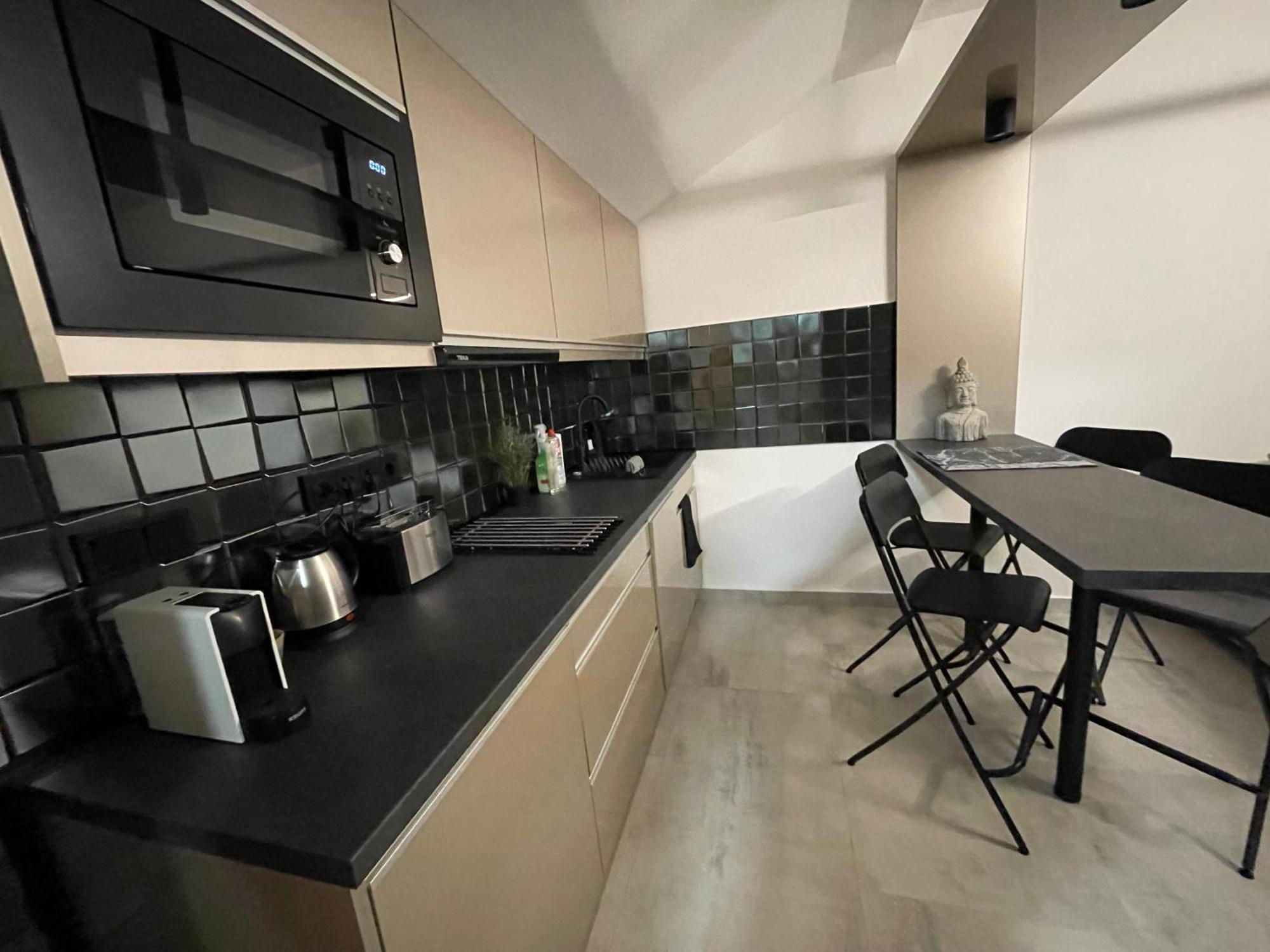 Buddha Garden Apartment *